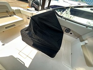 2022 Boston Whaler 240 VANTAGE 10