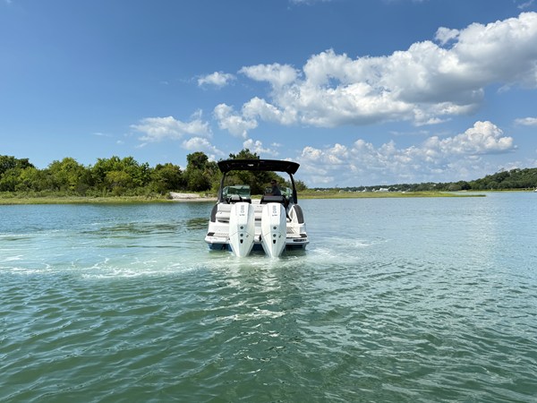 2027 Sea Ray SLX 280 Outboard 3