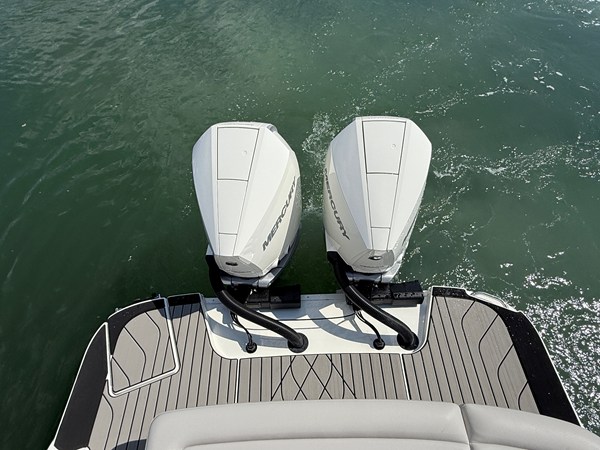 2027 Sea Ray SLX 280 Outboard 9