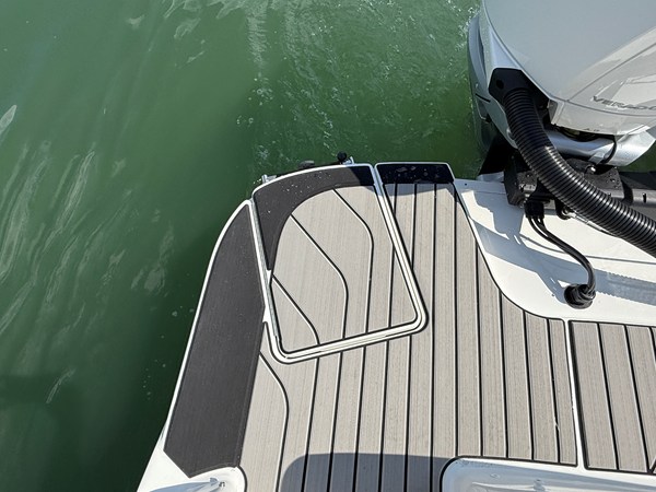 2027 Sea Ray SLX 280 Outboard 10