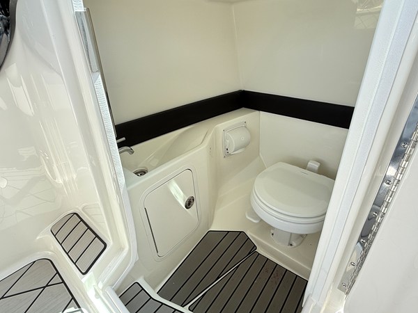 2027 Sea Ray SLX 280 Outboard 14