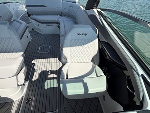 Sea Ray SLX 280 Outboard 18 2027 Sea Ray SLX 280 Outboard 19