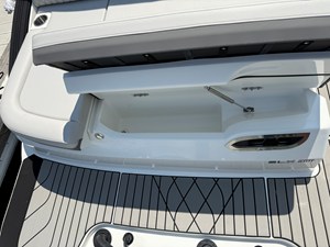 Sea Ray SLX 280 Outboard 23 2027 Sea Ray SLX 280 Outboard 24