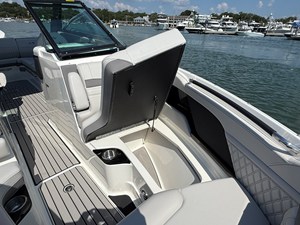 Sea Ray SLX 280 Outboard 31 2027 Sea Ray SLX 280 Outboard 32