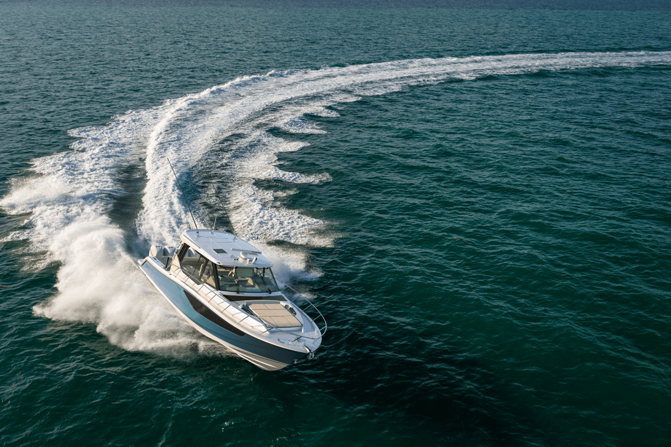 2027 Boston Whaler 405 Conquest 8
