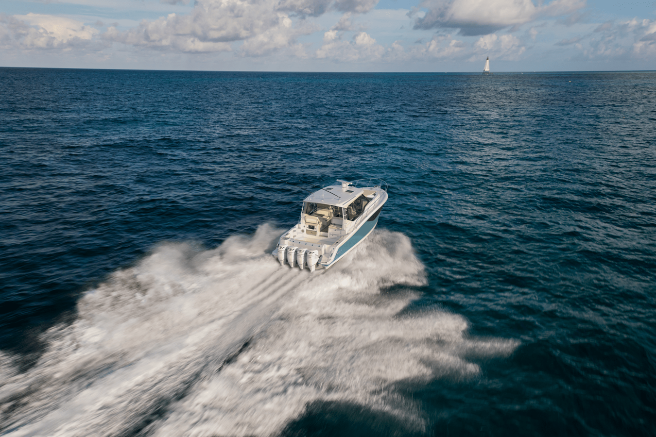 2027 Boston Whaler 405 Conquest 16