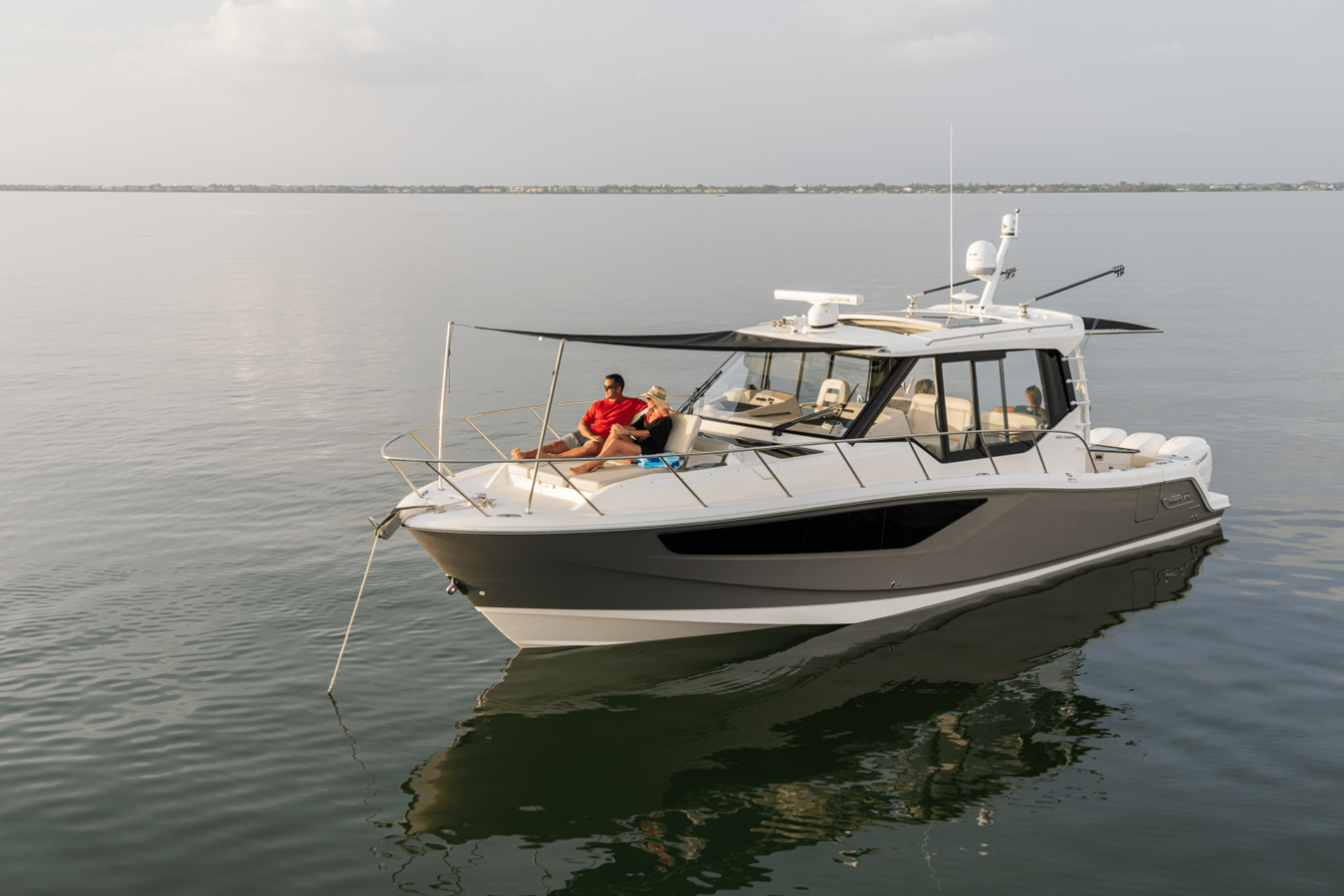 2027 Boston Whaler 405 Conquest 21