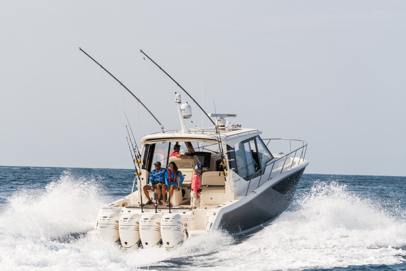 2027 Boston Whaler 405 Conquest 26