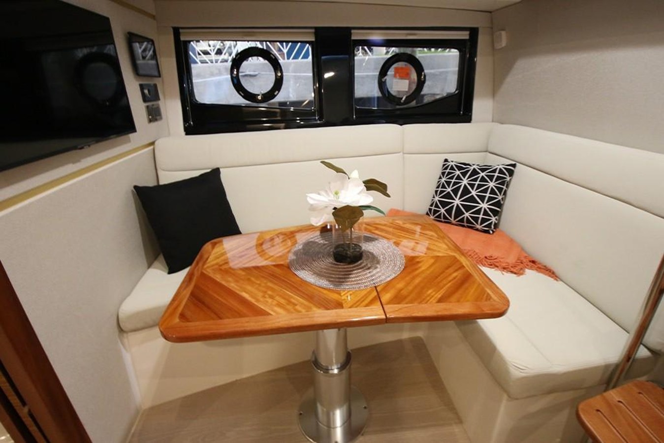 2027 Boston Whaler 405 Conquest 50