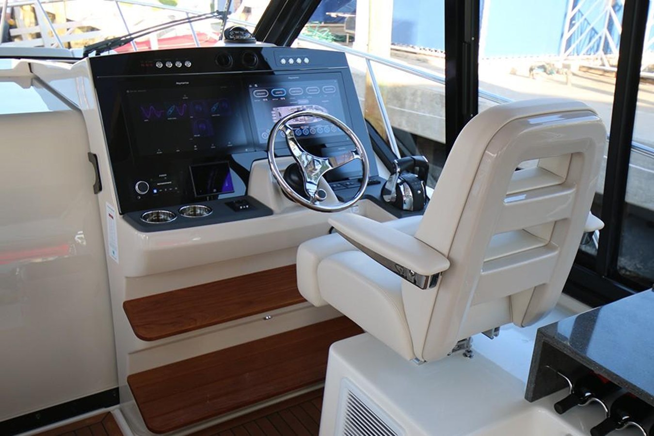 2027 Boston Whaler 405 Conquest 65