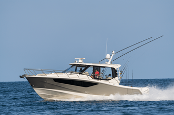 2027 Boston Whaler 405 Conquest 31