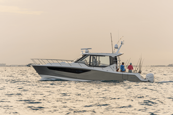 2027 Boston Whaler 405 Conquest 32