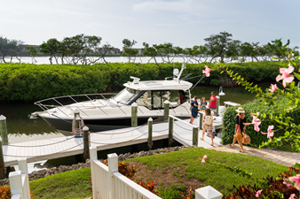 2027 Boston Whaler 405 Conquest 38