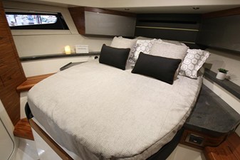 2027 Boston Whaler 405 Conquest 57