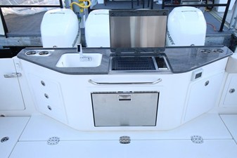 2027 Boston Whaler 405 Conquest 60