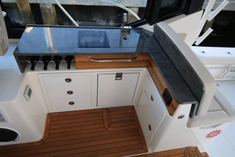 2027 Boston Whaler 405 Conquest 63