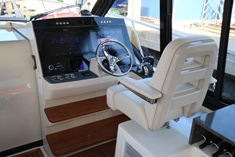2027 Boston Whaler 405 Conquest 65