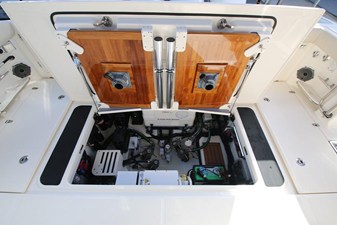 2027 Boston Whaler 405 Conquest 71