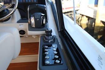2027 Boston Whaler 405 Conquest 72