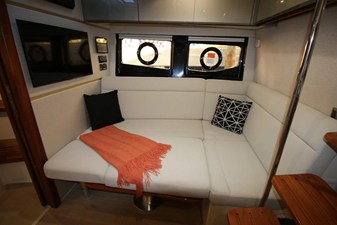 2027 Boston Whaler 405 Conquest 73
