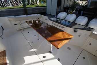2027 Boston Whaler 405 Conquest 76