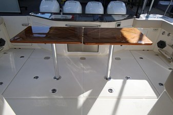 2027 Boston Whaler 405 Conquest 77