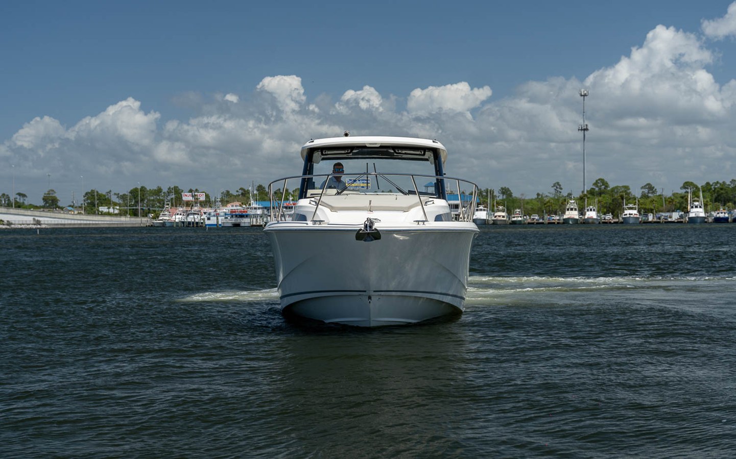 2026 Boston Whaler 325 Conquest 8
