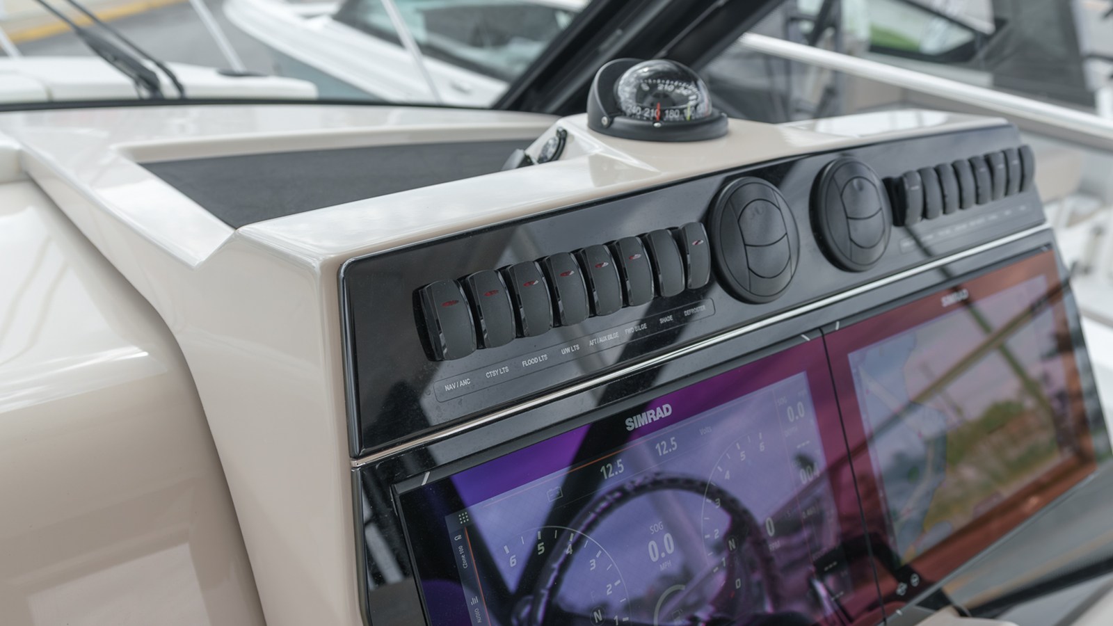 2026 Boston Whaler 325 Conquest 30
