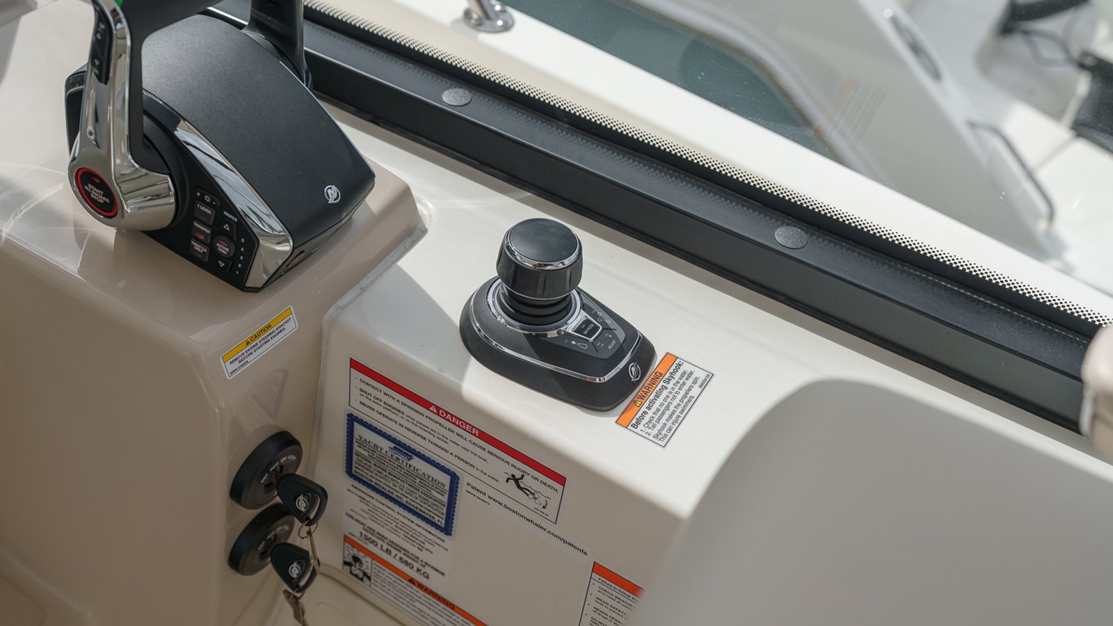 2026 Boston Whaler 325 Conquest 37