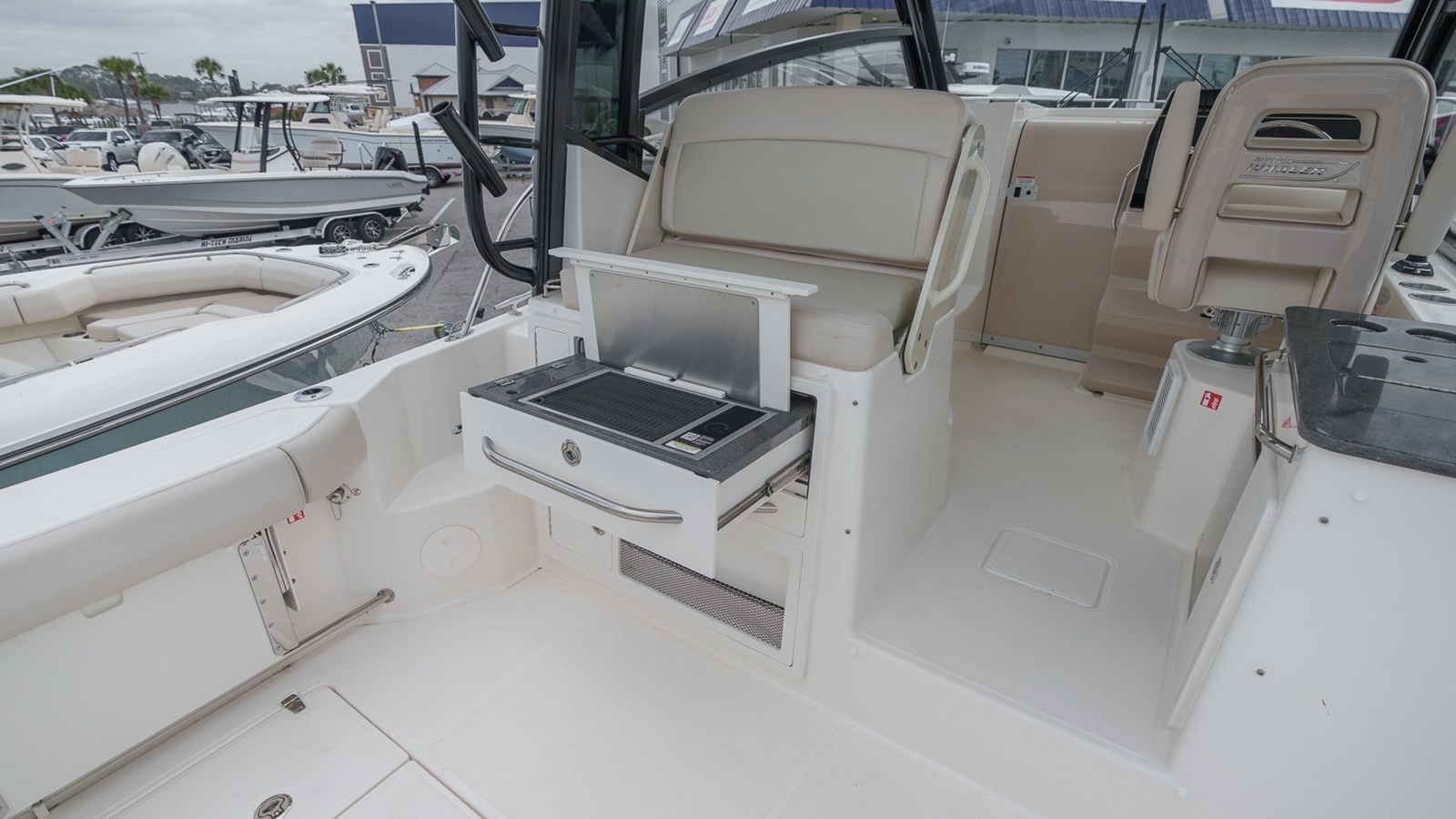 2026 Boston Whaler 325 Conquest 53