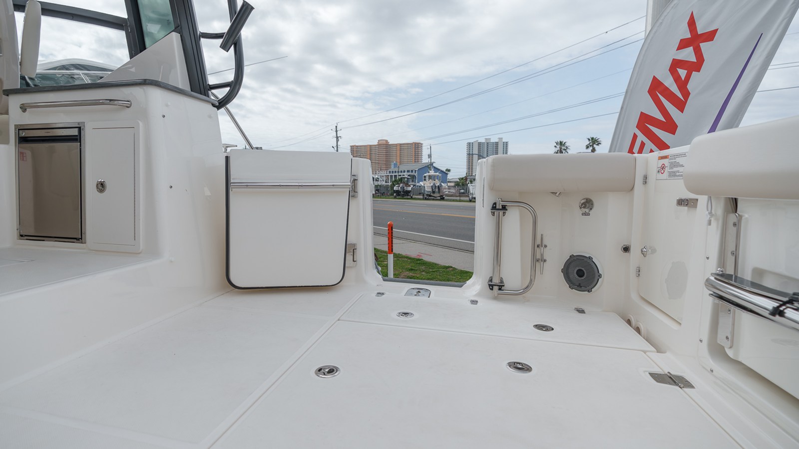 2026 Boston Whaler 325 Conquest 59