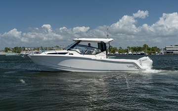Boston Whaler 325 Conquest 0 2026 Boston Whaler 325 Conquest 1