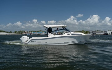 Boston Whaler 325 Conquest 5 2026 Boston Whaler 325 Conquest 6