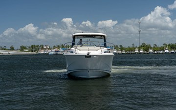 2026 Boston Whaler 325 Conquest 8
