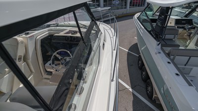 2026 Boston Whaler 325 Conquest 13