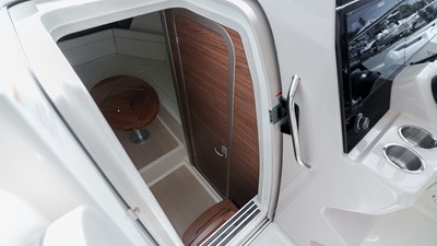 2026 Boston Whaler 325 Conquest 17
