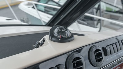 2026 Boston Whaler 325 Conquest 29