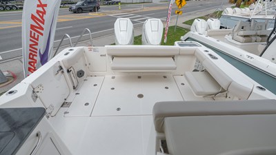 2026 Boston Whaler 325 Conquest 57