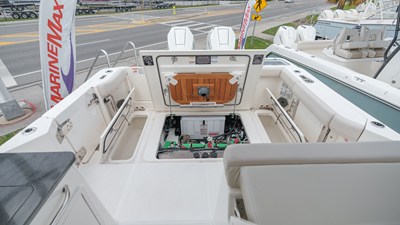 2026 Boston Whaler 325 Conquest 58