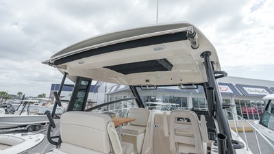 2026 Boston Whaler 325 Conquest 61