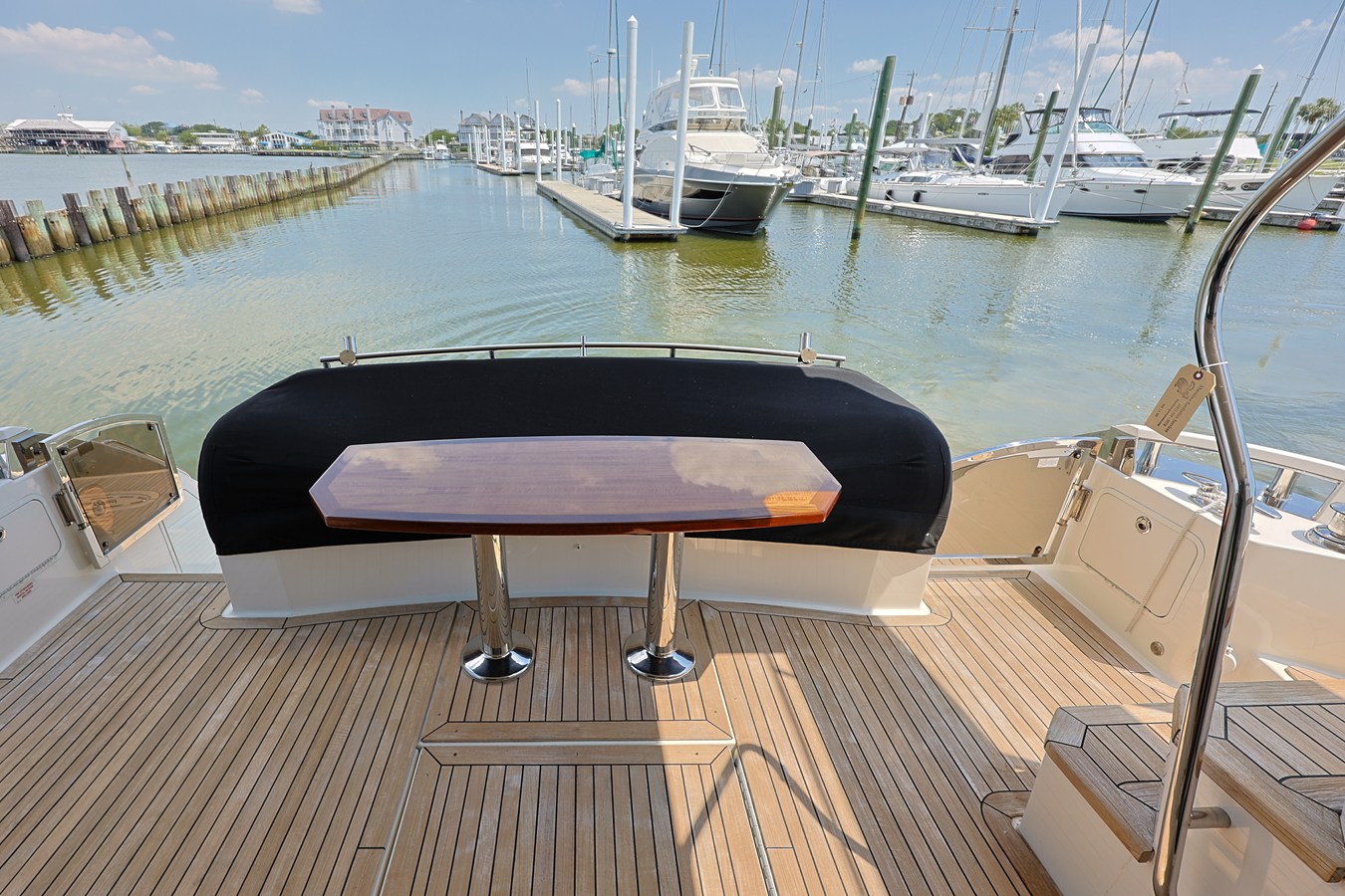 2017 Sea Ray L650 Fly 23