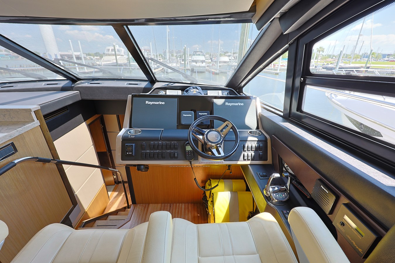 2017 Sea Ray L650 Fly 27