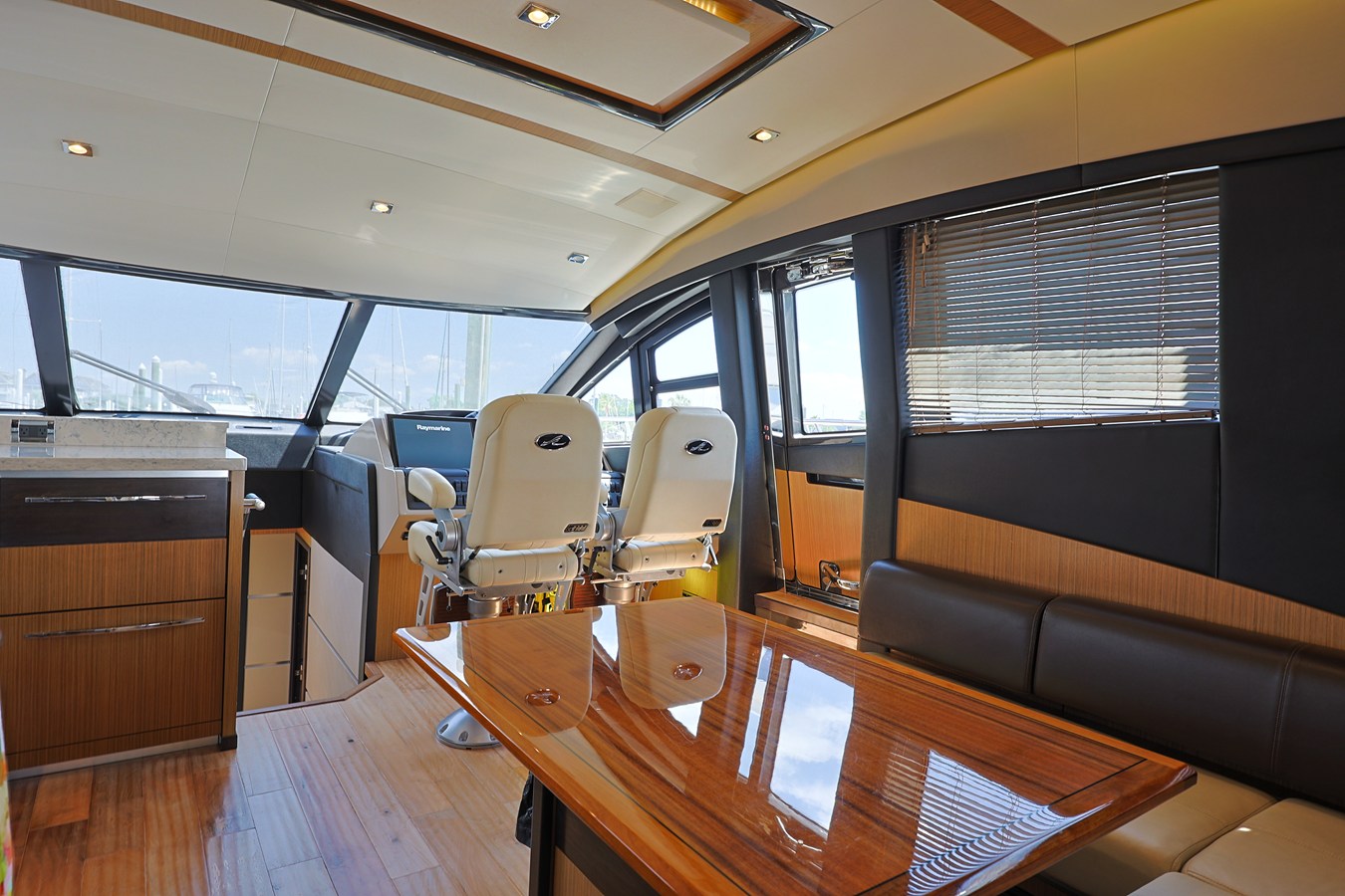 2017 Sea Ray L650 Fly 29