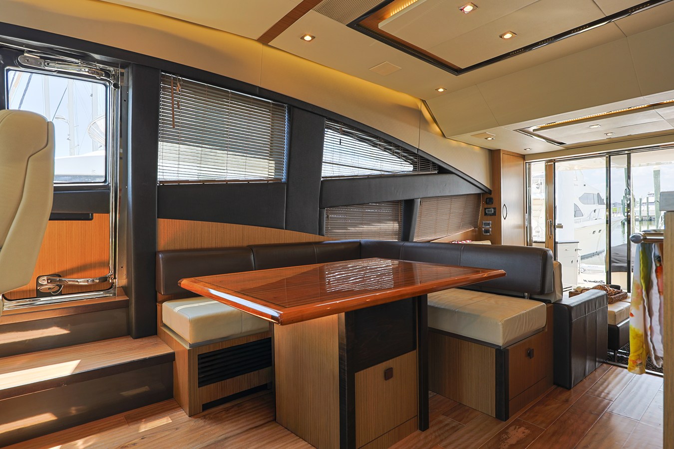 2017 Sea Ray L650 Fly 32