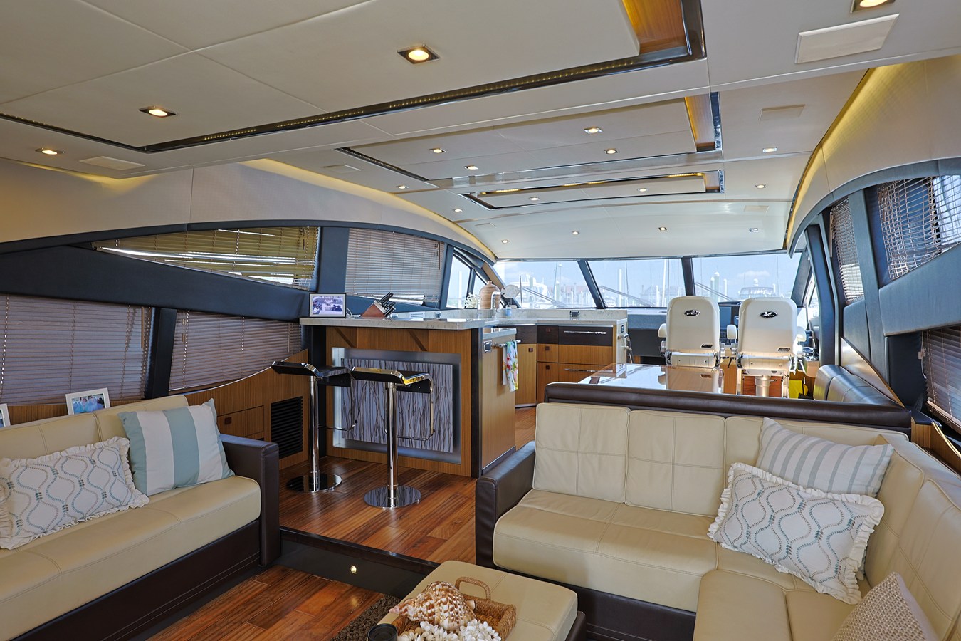 2017 Sea Ray L650 Fly 35