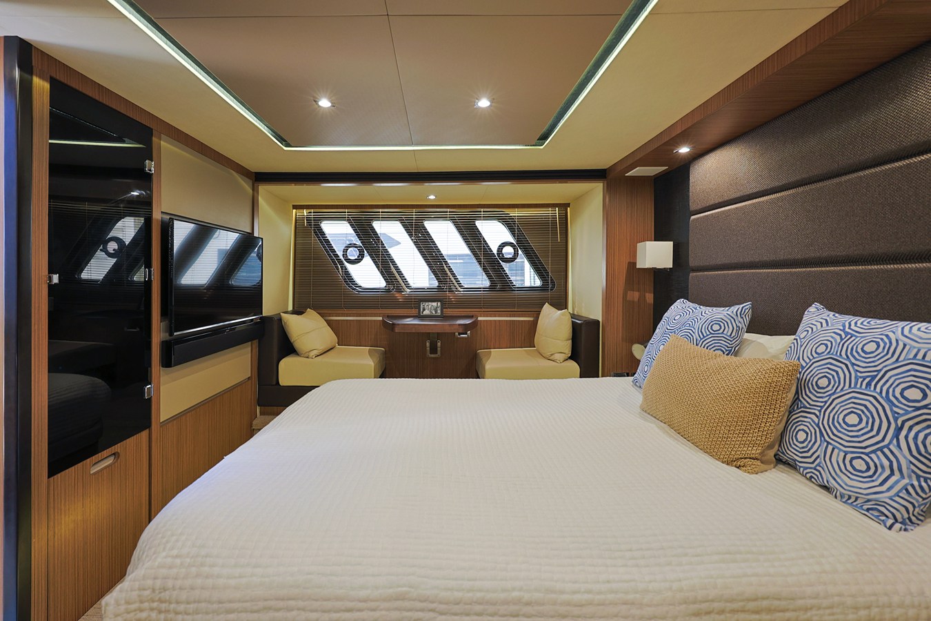 2017 Sea Ray L650 Fly 44