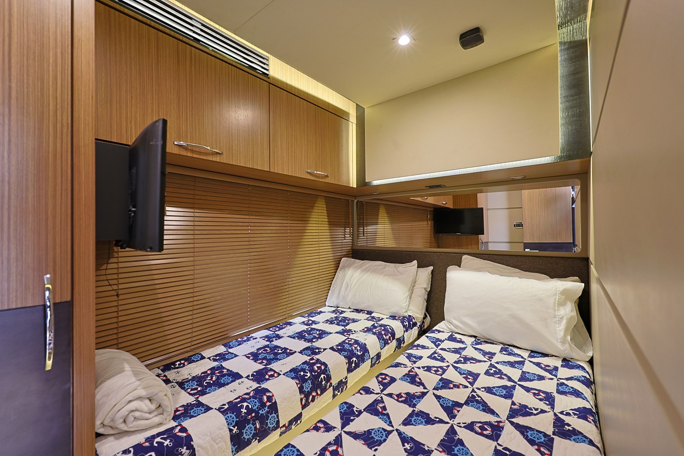 2017 Sea Ray L650 Fly 49