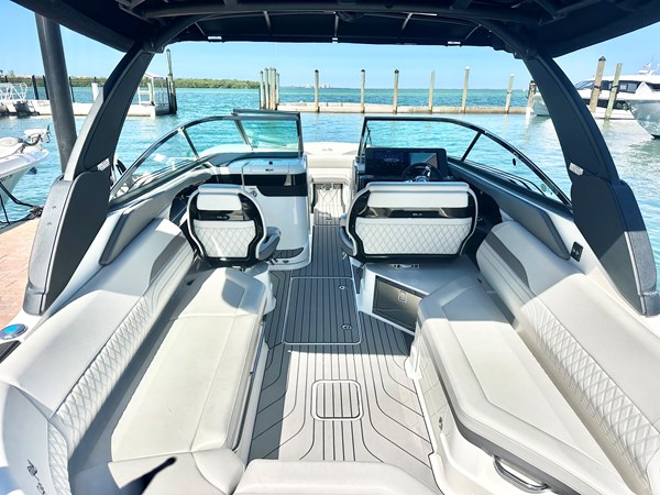 2025 Sea Ray SLX 280 OUTBOARD 2