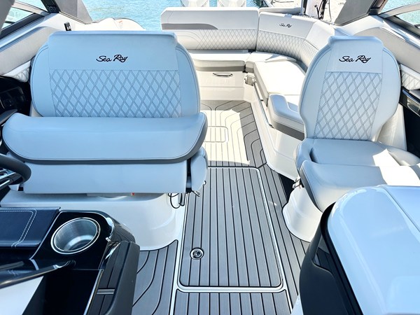 2025 Sea Ray SLX 280 OUTBOARD 21