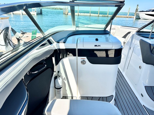 2025 Sea Ray SLX 280 OUTBOARD 22